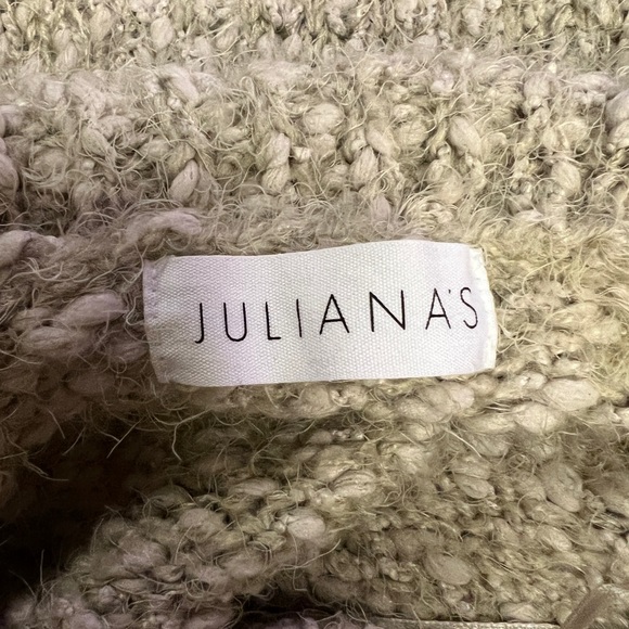 Juliana’s BOHO comfy sweater - Picture 3 of 4